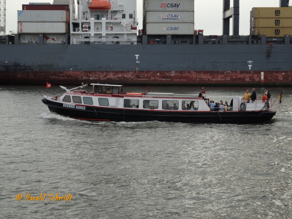 BUENOS AIRES (ENI 05104050) am 21.9.2012, Hamburg, Elbe Höhe Neumühlen  /
Rundfahrtbarkasse / Lüa 21,14 m, B 5,35 m, Tg 1,62 m / 1 Diesel, 155 kW, 210 PS / max. 84 Fahrg. / 1964 bei Francke Werft, Berlin / Eigner: Barkassenbetrieb Bülow GmbH, Hamburg /
