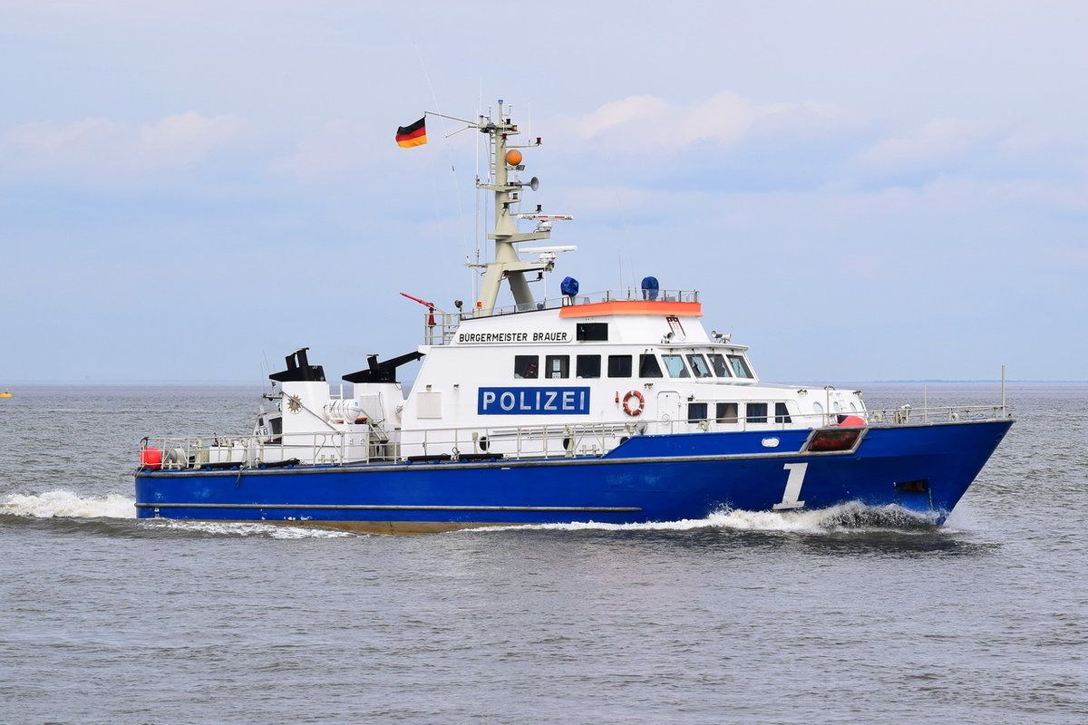 BÜRGERMEISTER BRAUER , Polizeiboot , IMO 9015955 , Baujahr 1992 ,  29.58 × 6.2m 04.04.2018 Cuxhaven Alte Liebe