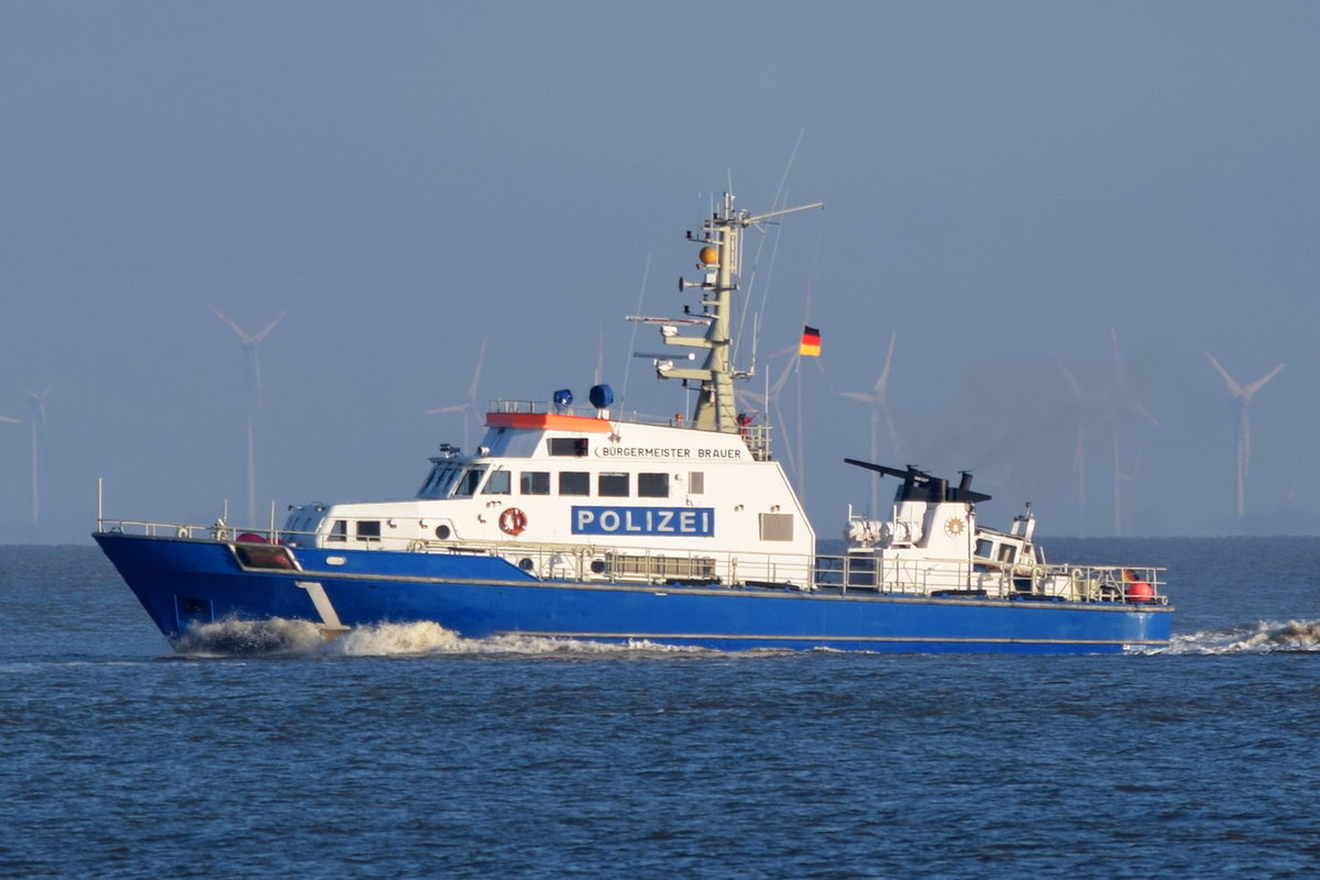 BÜRGERMEISTER BRAUER ,Polizeiboot , MMSI 211205180 , 29,5 x 6,4m , Baujahr 1992 , 29.12.2017  Cuxhaven