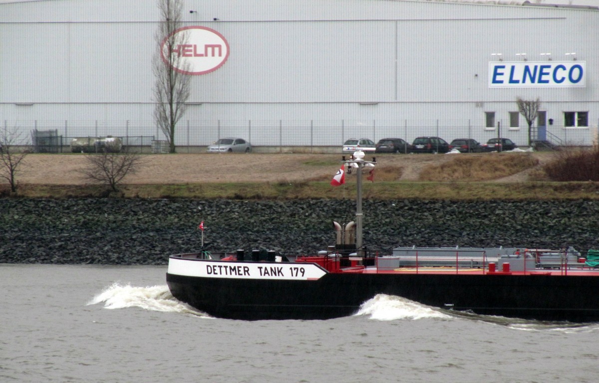 Bug des TMS Dettmer Tank 179 (04806440) am 13.01.2015 auf der Norderelbe im Hafen HH zu Berg.