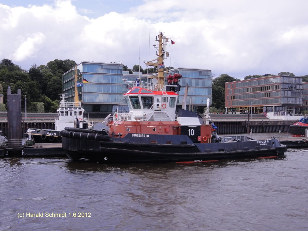 BUGSIER 10 (3)   (IMO 9429560) am 1.6.2012, Hamburg, Schlepperponton Neumühlen

Schlepper / BRZ 485 / Lüa 33,1 m, B 12,6 m, Tg 6,1 m / 2 Wärtsilä-Diesel, ges. 4800 kW, 6528 PS, 2 Rolls-Royce Ruder-Propeller in Kortdüse, 14 kn, Pfahlzug 86 t / 2009 bei Gemsan Shipbuilding Industry, Istanbul, Türkei /