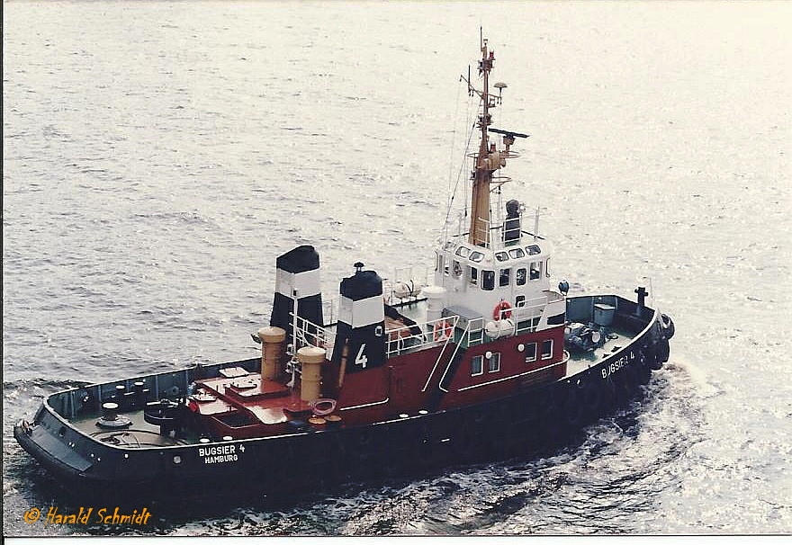 BUGSIER 4 (3) (IMO 7349091) Foto aus 1986, Hamburg, Elbe Höhe Neumühlen (scan vom Foto) / 
Schlepper / 170 BRT / Lüa 27,1 m, B 8,8 m, Tg 4,8 m / 2 Deutz-Diesel, ges. 1740 PSe (2400 PSi) 2 Schottel in Kortdüse, 11,7 kn, Pfahlzug 30 t / gebaut 1973 bei Sieghold in Bremerhaven  für Bugsier in Hamburg / 1997 nach Kristiansund, Norwegen, verkauft, neuer Name WATERBJÖRN /
