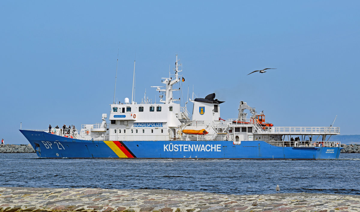 Bundespolizei-Boot BP21 BREDSTEDT am 30.08.2017 Rostock-Warnemünde auslaufend