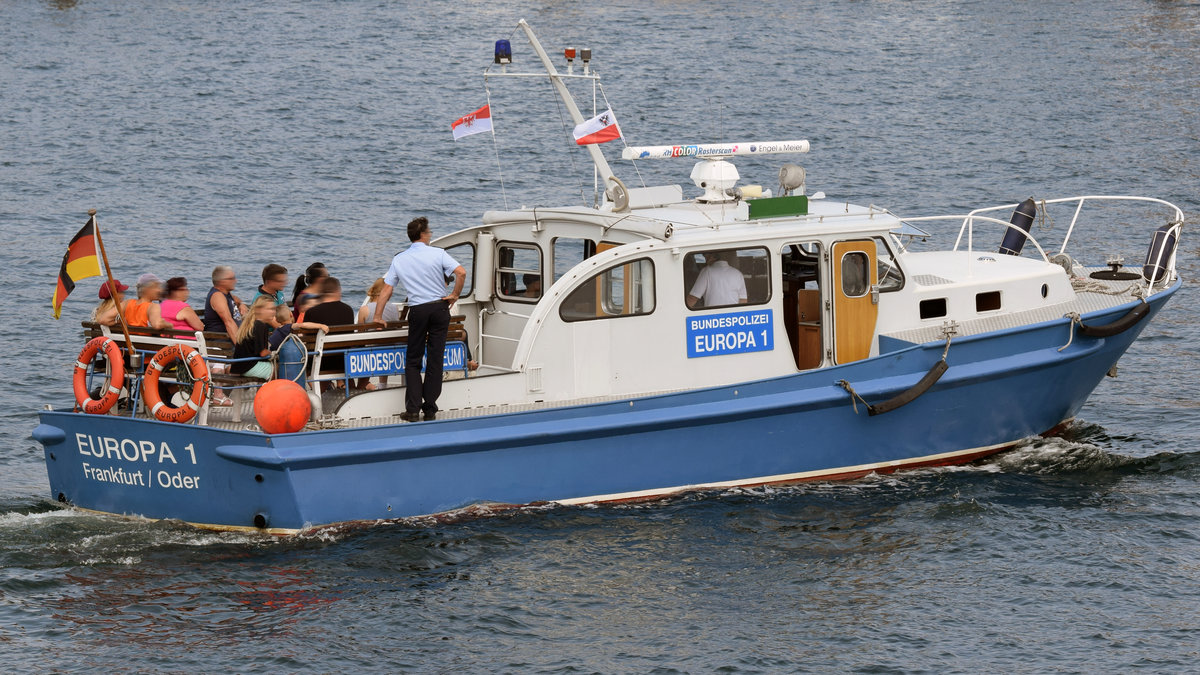Bundespolizeiboot EUROPA 1 am 22.7.2018 im Hafen von Lübeck-Travemünde