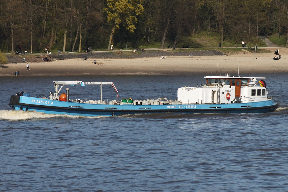 Bunkerschiff HEINRICH II (ENI 05103240); Datum: 07.04.2026; Aufnahmeort: Elbe/Hafen Hamburg, Deutschland.