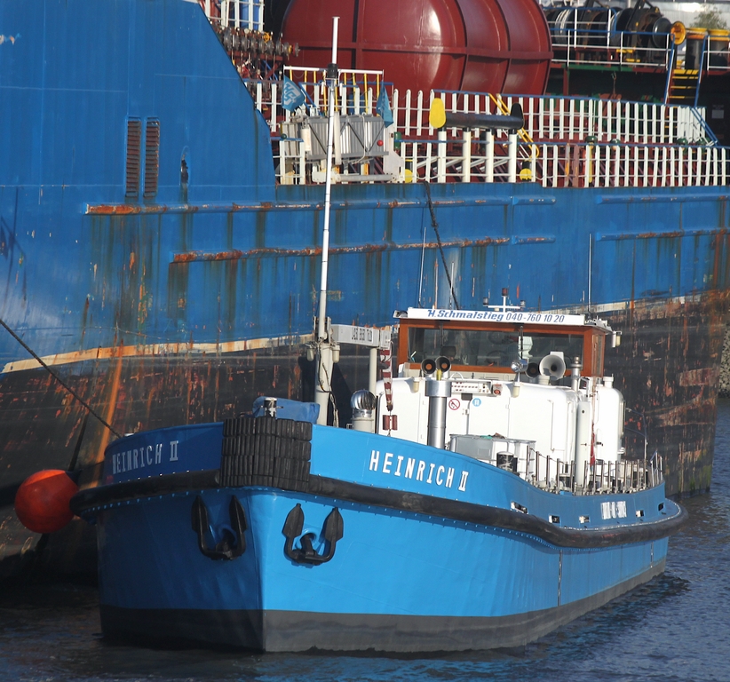 Bunkerschiff HEINRICH II (ENI 05103240); Datum: 05.10.2026; Aufnahmeort: Elbe/Hafen Hamburg, Deutschland.