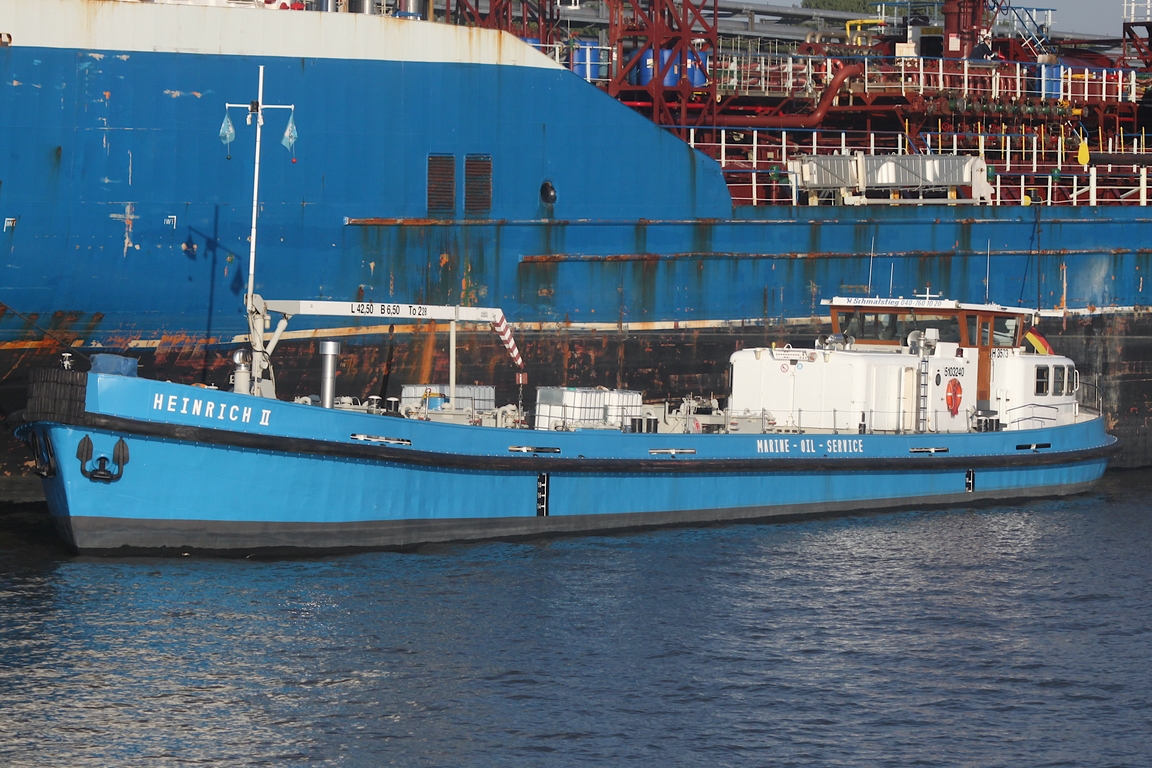 Bunkerschiff HEINRICH II (ENI 05103240); Datum: 05.10.2026; Aufnahmeort: Elbe/Hafen Hamburg, Deutschland.