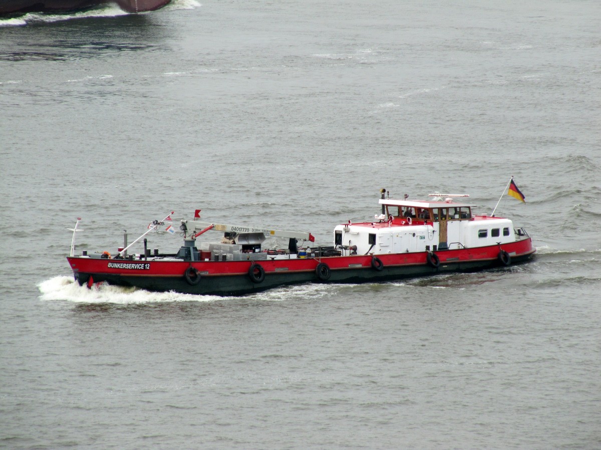 Bunkerservice 12 (04017770 , 34,36 x 6,37) am 05.05.2014 auf der Elbe zu Berg Höhe Köhlbrand