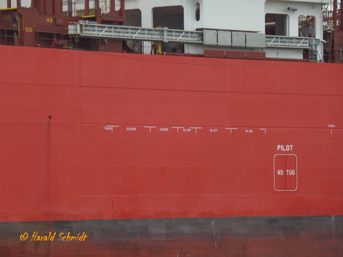CAP ANDREAS (IMO 9629445) am 6.5.2014, Detailaufnahme mit Lotsenpforte, Hamburg, als Überlieger an den Pfählen in der Norderelbe /
Containerschiff / GT 69,809 / Lüa 270,9 m, B 42,8 m, Tg 14,6 m / 1 B&W-Diesel, 27.060 kW, 36.800 PS, 22,8 kn / 6622 TEU, davon 600 Reefer  / Juli 2013 bei Hanjin, Olongapo, Philippinen / Flagge: Liberia, Heimathafen: Monrovia /
