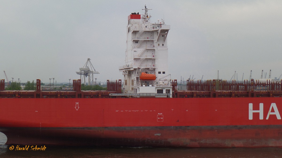 CAP ANDREAS (IMO 9629445) am 6.5.2014, Detailaufnahme des Brückenhauses, Hamburg, als Überlieger an den Pfählen in der Norderelbe /
Containerschiff / GT 69,809 / Lüa 270,9 m, B 42,8 m, Tg 14,6 m / 1 B&W-Diesel, 27.060 kW, 36.800 PS, 22,8 kn / 6622 TEU, davon 600 Reefer  / Juli 2013 bei Hanjin, Olongapo, Philippinen / Flagge: Liberia, Heimathafen: Monrovia /
