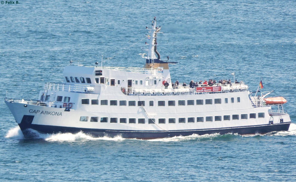  Cap Arkona  vor den Kreidefelsen der Halbinsel Jasmund am 04.05.2016