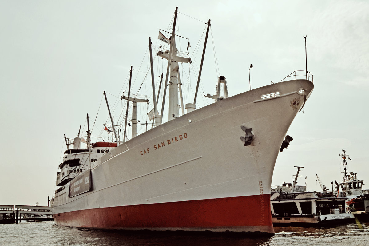 CAP SAN DIEGO am 3.9.2018 im Hafen von Hamburg