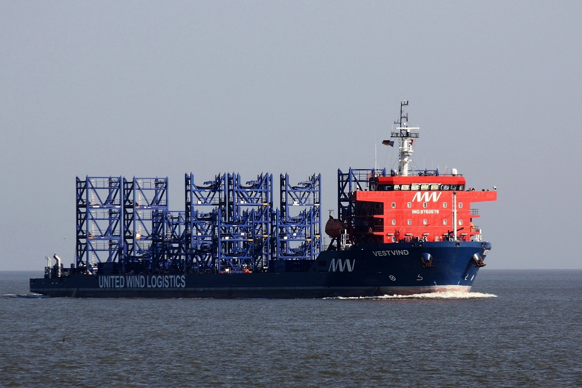 Cargo Ship Vestvind (IMO:9750579) GesamtlängexBreite 130x25m am 18.04.2019 Elbe bei Cuxhaven.