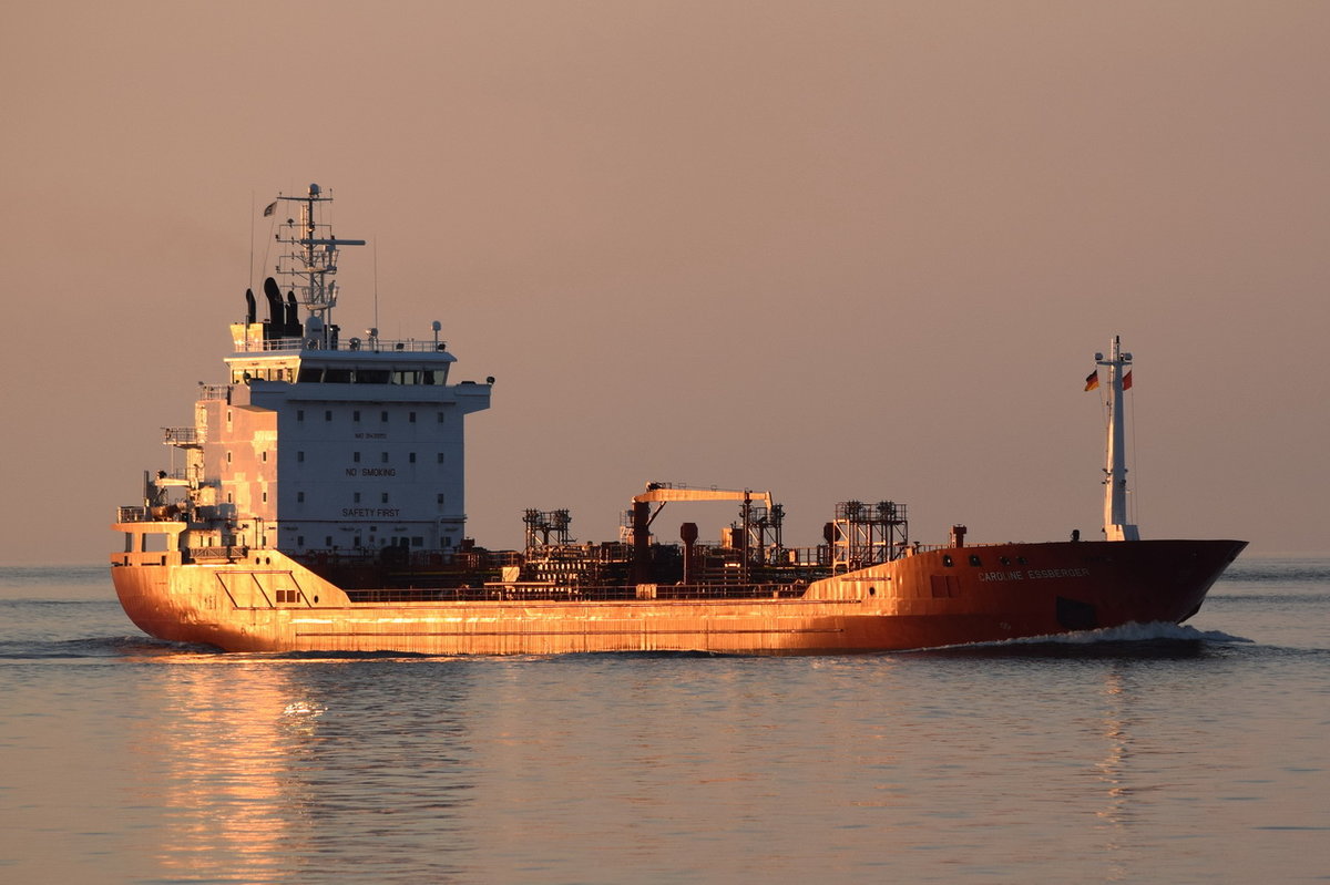 CAROLINE ESSBERGER , Tanker , IMO 9439151 , Baujahr 2009 , 124.3 × 17.2m , 20,05.2017  Cuxhaven