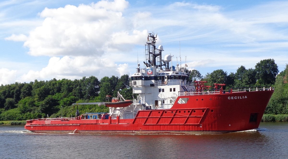 CECILIA  - IMO= 7381635 - am 30.07.2016 im NOK. bei Sehestedt.