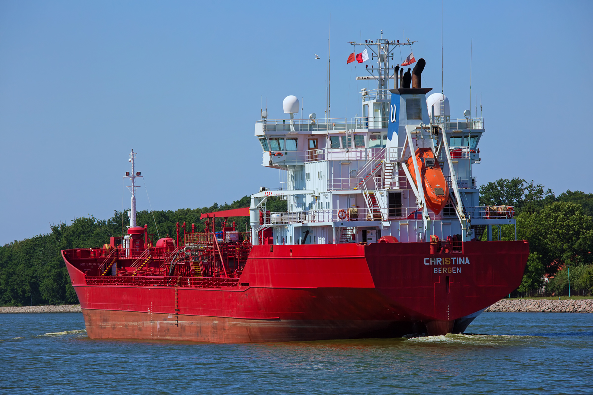 Chemikalientanker CHRISTINA zwischen Stettiner Haff und Swinemünde auf dem Kaiserkanal. - 03.07.2015