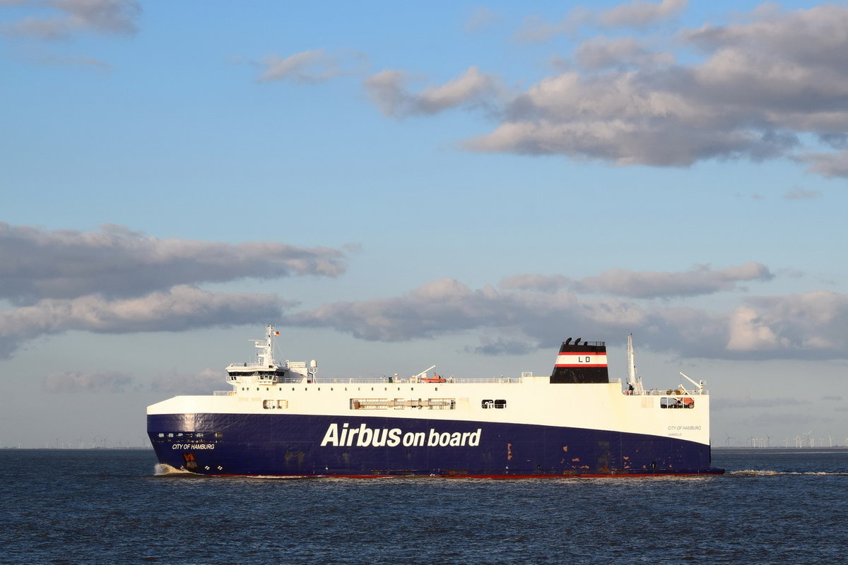 CITY OF HAMBURG , Ro-Ro Cargo ,IMO 9383558 , Baujahr 2008 , 1030 TEU , 126.5 x 20.6 m , 20.03.2020 , Cuxhaven