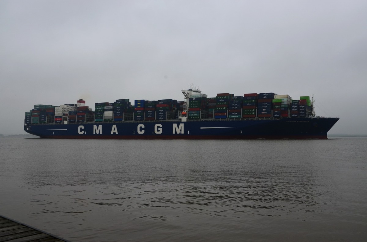 CMA CGM KERGUELEN , Containerschiff , IMO 9702132 , Baujahr 2015 , 398 x 54m , 17722 TEU , Lühe 22.10.2015