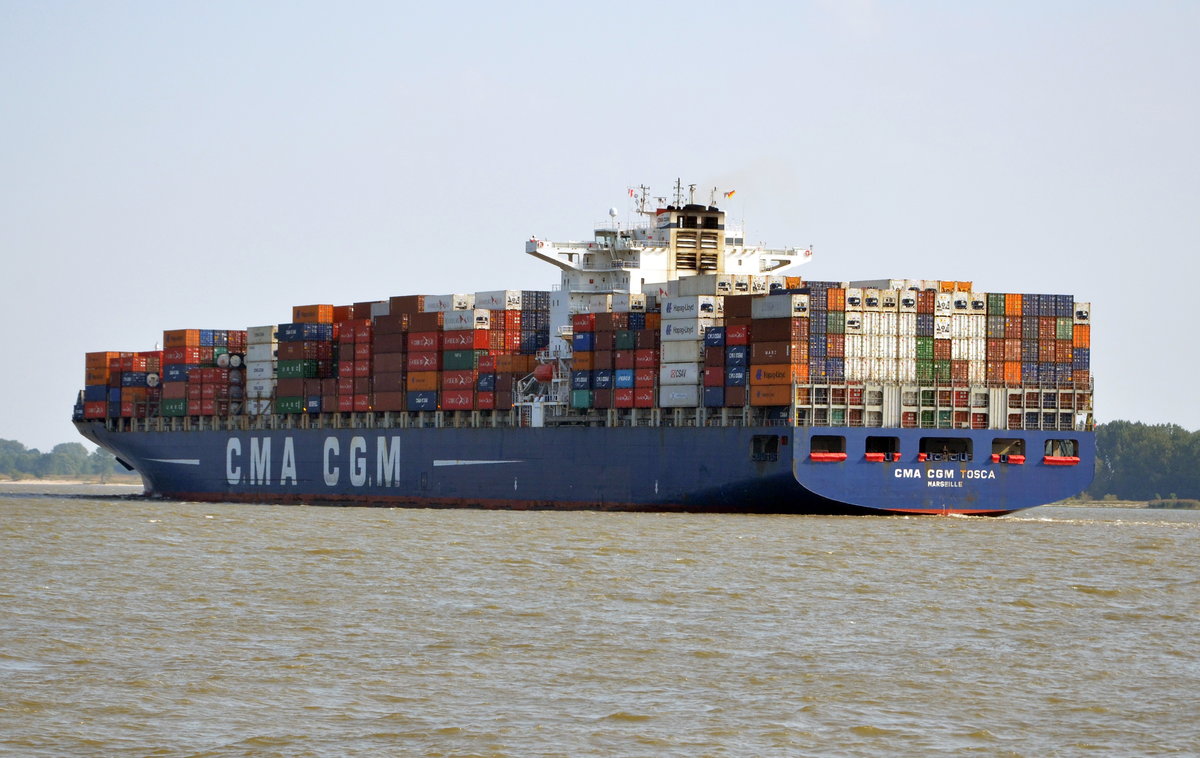 CMA CGM Tosca ein Containerschiff,TEU:8488,L.:334,07.B.:42,80m,Bauj.: 2005, einlaufend am 14.09.16 bei Wedel, Heimathafen Marseille