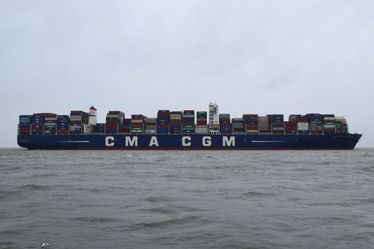 CMA CGM VASCO DE GAMA , Containerschiff , IMO 9706889 , Baujahr 2015 , 399.2 × 54m , 16872 TEU , 05.04.2018 Alte Liebe Cuxhaven