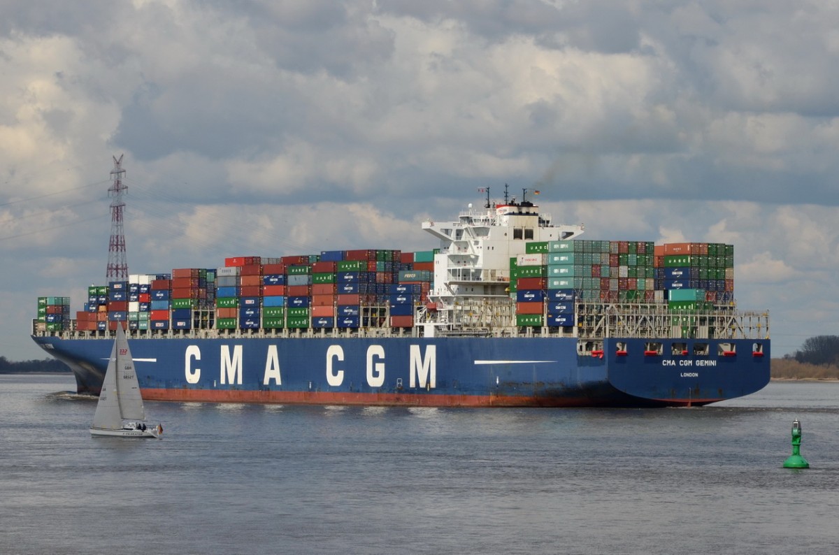 CMA CMG GEMINI  Containerschiff  Lühe  04.04.2015  , IMO 9410791 , Baujahr 2010  , 
363 x 45m , TEU 11388

