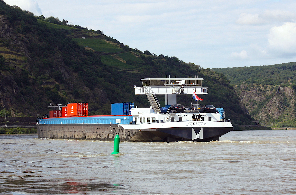 CMS DURICHA (ENI:02331474) L.135m B.14,20m T 5503 TEU 336 am 15.07.2021 auf dem Rhein zu Berg in Oberwesel.