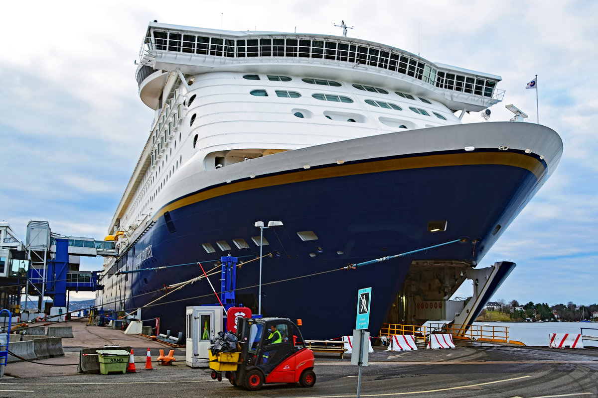 COLOR FANTASY im Hafen von Oslo (11.02.2016)