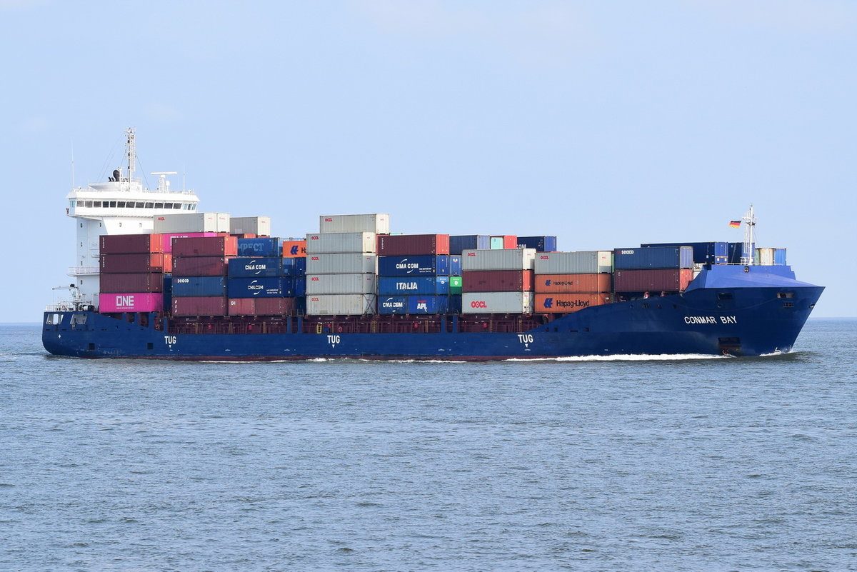 CONMAR BAY , Feederschiff , IMO 9458975 , Baujahr 2012 , 151.72m × 23.4m , 1036 TEU ,am 03.09.2018 bei der Alten Liebe Cuxhaven 