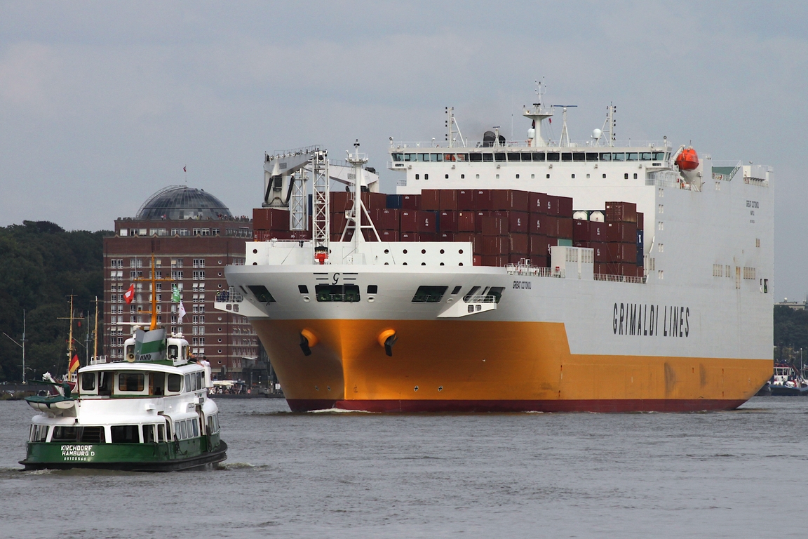ConRofrachtschiff GREAT COTONOU (IMO 9935064); Eigner/Betreiber: Grimaldi; Datum: 09.08.2025; Aufnahmeort: Elbe/Hafen Hamburg, Deutschland.