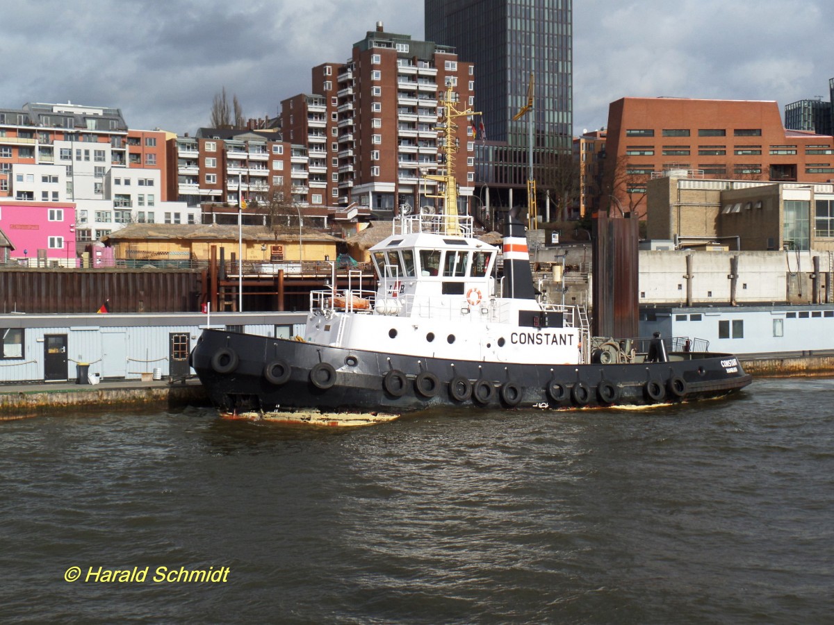 CONSTANT (2)  IMO 8701090 am 15.2.2014, Hamburg, Elbe  Höhe Schlepperponton St. Pauli  / 


Schlepper / Lütgens&Reimers, Hamburg / BRZ 218 / Lüa. 28,46 m, B 8,85 m, Tg. 4,5 m / 2 Deutz-Diesel, SBV 6M 628,  2 VSP, ges. 1808 kW (2460 PS), 12,5 kn / Pfahlzug 32,2 t / 1983 bei Detlev Hegemann Werft, Berne /
