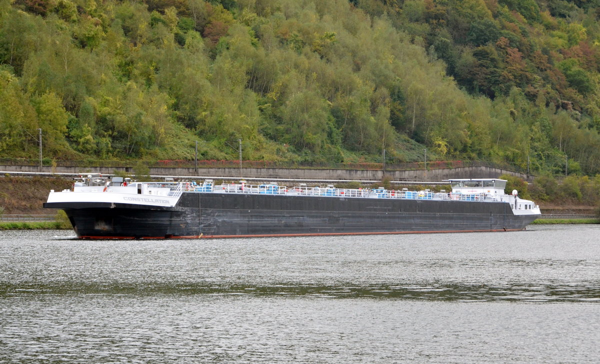 Constellation  Tankschiff auf der Mosel Leerfahrt bei Sankt Aldegund am 13.10.16.