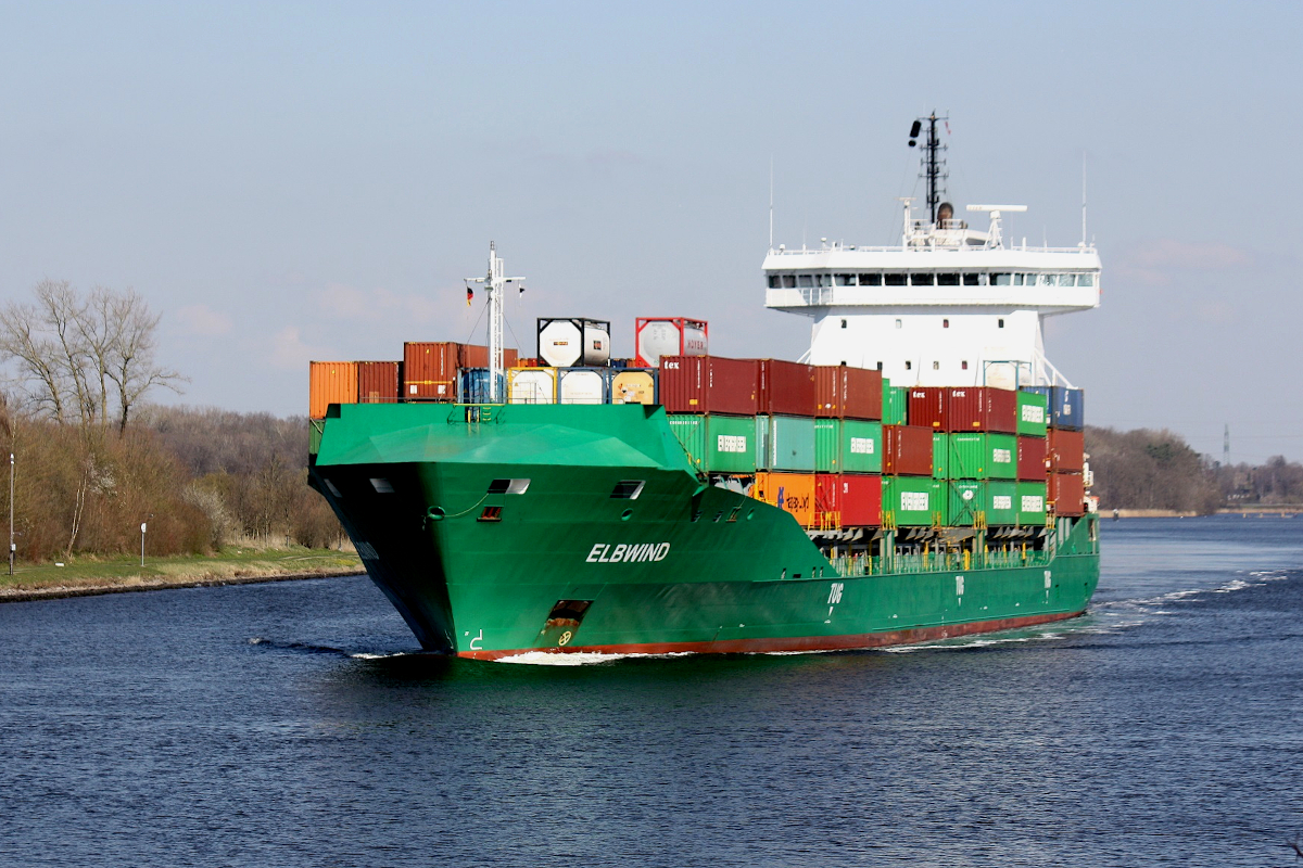 Container Ship ELBWIND (IMO:9483334) Flagge Cyprus am 06.04.2023 im NOK bei Achacht Audorf.