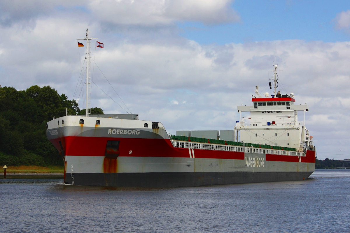 Container ship ROERBORG (IMO:9592599) Flagge Niederlande am 26.07.2022 im NOK bei Schacht Audorf. 