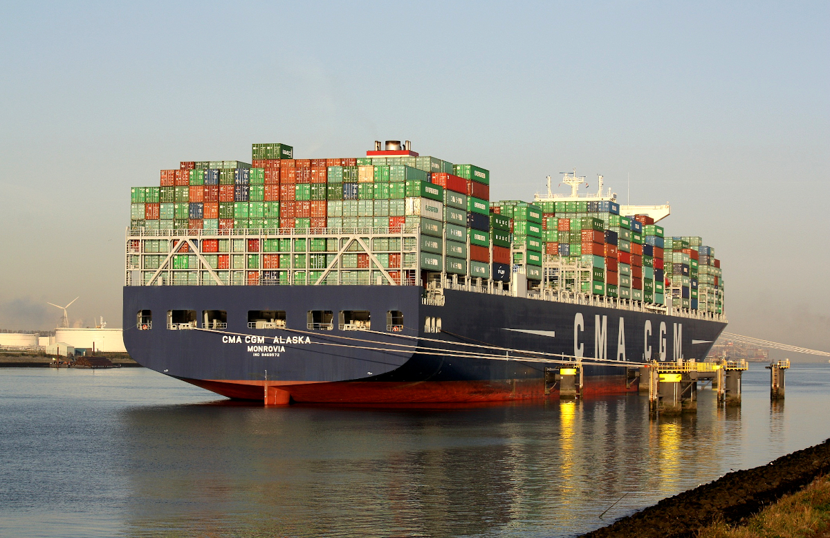 Container Ship.CMA CGM ALASKA (IMO:9469572) am 14.09.2011 im Calandkanaal Rotterdam.