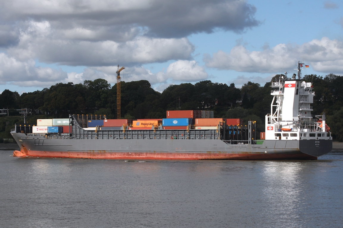 Containerfrachtschiff ANINA (IMO 9354351); Datum: 23.09.2025; Aufnahmeort: Elbe/Hafen Hamburg, Deutschland.