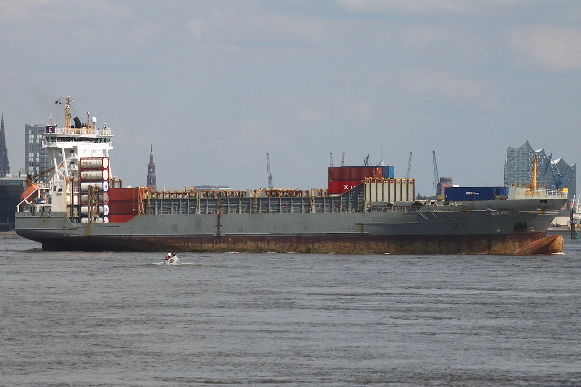 Containerfrachtschiff BJORG (IMO 9231834); Datum: 02.08.2026; Aufnahmeort: Elbe/Hafen Hamburg, Deutschland.
