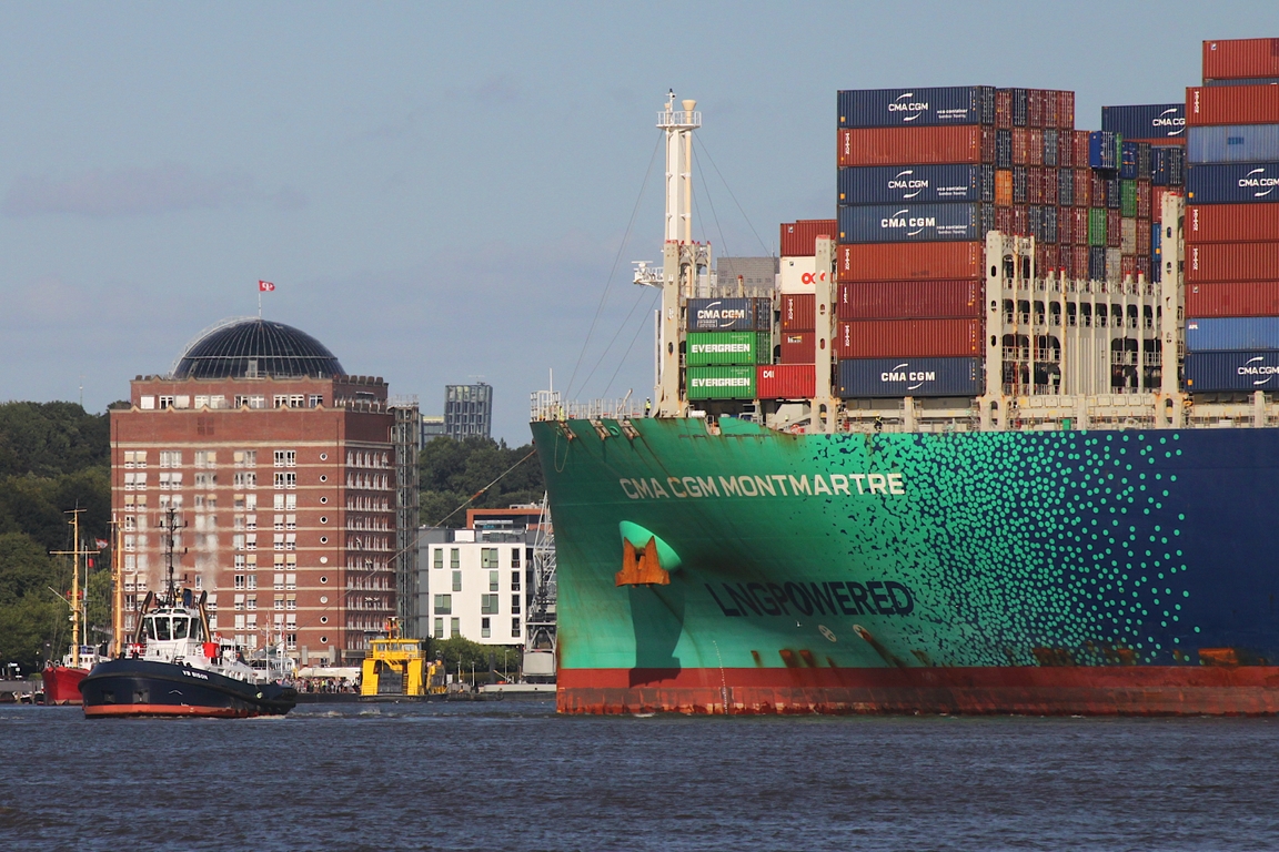 Containerfrachtschiff CMA CGM MONTMARTRE (IMO 9839155); Eigner/Betreiber: CMA CGM; Datum: 10.08.2025; Aufnahmeort: Elbe/Hafen Hamburg, Deutschland.