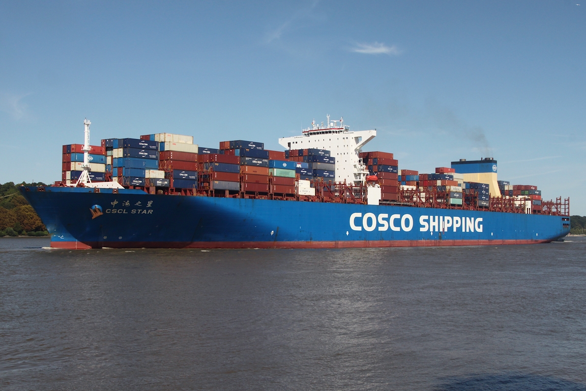 Containerfrachtschiff CSCL STAR (IMO 9466867); Eigner/Betreiber: COSCO; Datum: 13.08.2026; Aufnahmeort: Elbe/Hafen Hamburg, Deutschland.