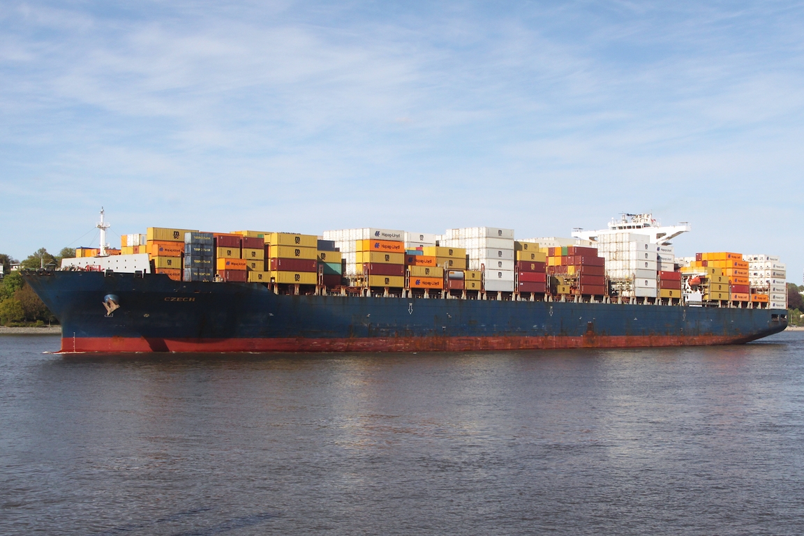 Containerfrachtschiff CZECH (IMO 9723241); Datum: 26.04.2026; Aufnahmeort: Elbe/Hafen Hamburg, Deutschland.