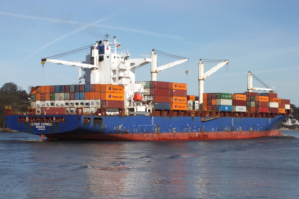 Containerfrachtschiff DETROIT EXPRESS (IMO 9610169); Datum: 02.03.2026; Aufnahmeort: Elbe/Hafen Hamburg, Deutschland.