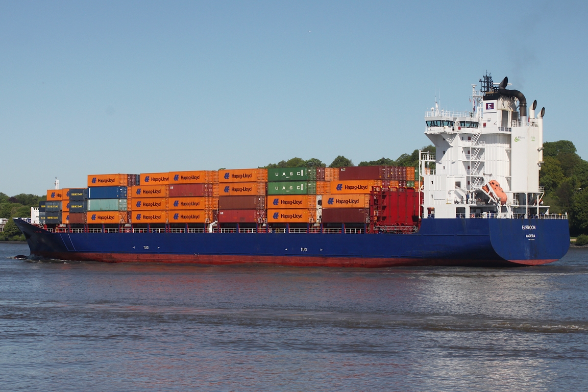 Containerfrachtschiff ELBMOON (IMO: 9359258);  Datum: 08.05.2026; Aufnahmeort: Elbe/Hafen Hamburg, Deutschland