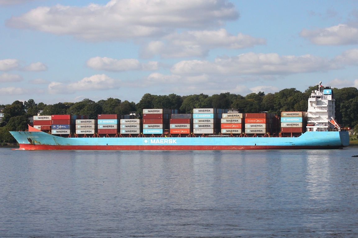Containerfrachtschiff MAERSK NUBA (IMO 9356115); Eigner/Betreiber: Maersk; Datum: 24.08.2026; Aufnahmeort: Elbe/Hafen Hamburg, Deutschland.
