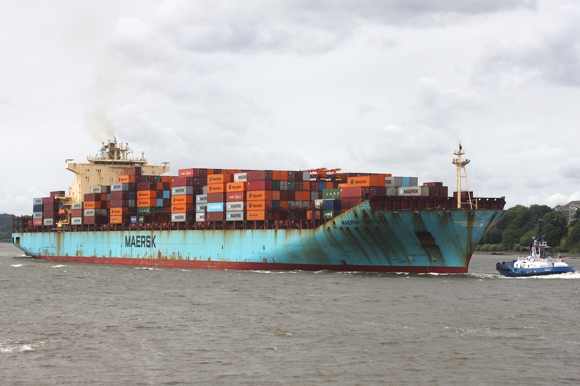 Containerfrachtschiff MAERSK TANJONG (IMO 9332511); Eigner/Betreiber: Maersk; Datum: 25.07.2026; Aufnahmeort: Elbe/Hafen Hamburg, Deutschland.