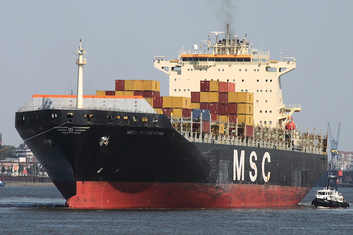 Containerfrachtschiff MSC FLORENTINA (IMO 9251705); Eigner/Betreiber: MSC; Datum: 13.08.2025; Aufnahmeort: Elbe/Hafen Hamburg, Deutschland.