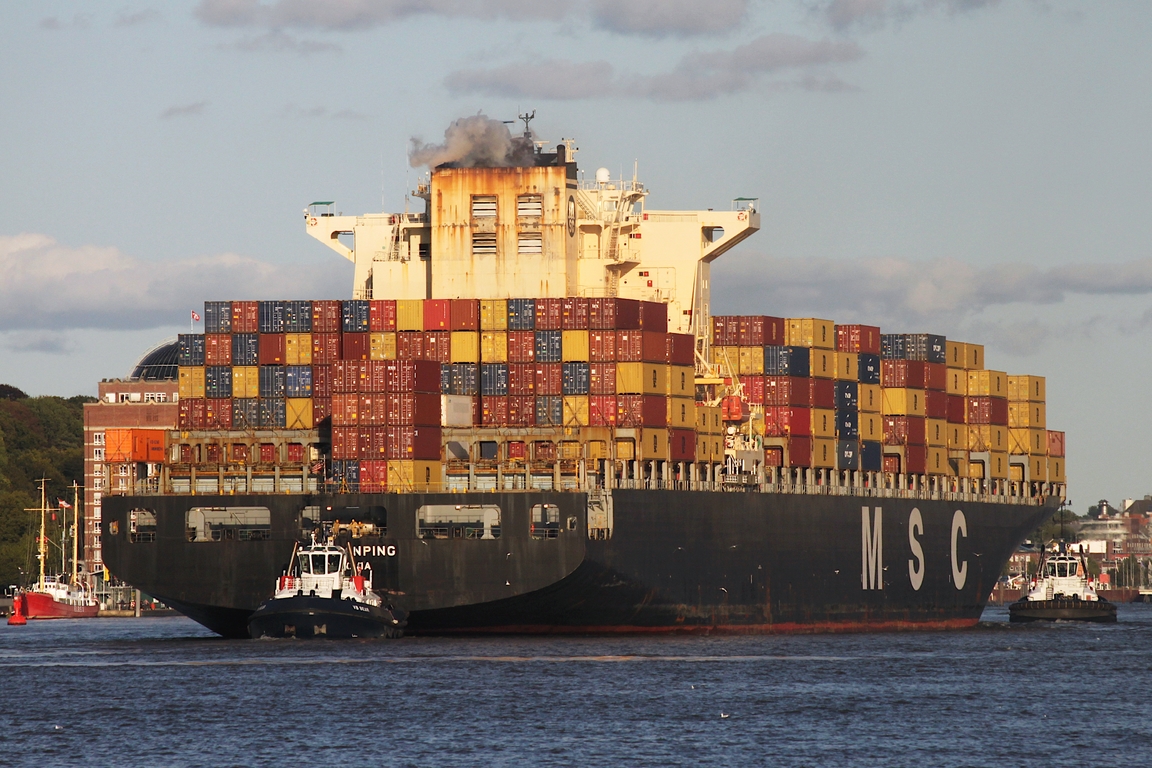 Containerfrachtschiff MSC TIANPING (IMO 9305489); Eigner/Betreiber: MSC; Datum: 23.09.2025; Aufnahmeort: Elbe/Hafen Hamburg, Deutschland.