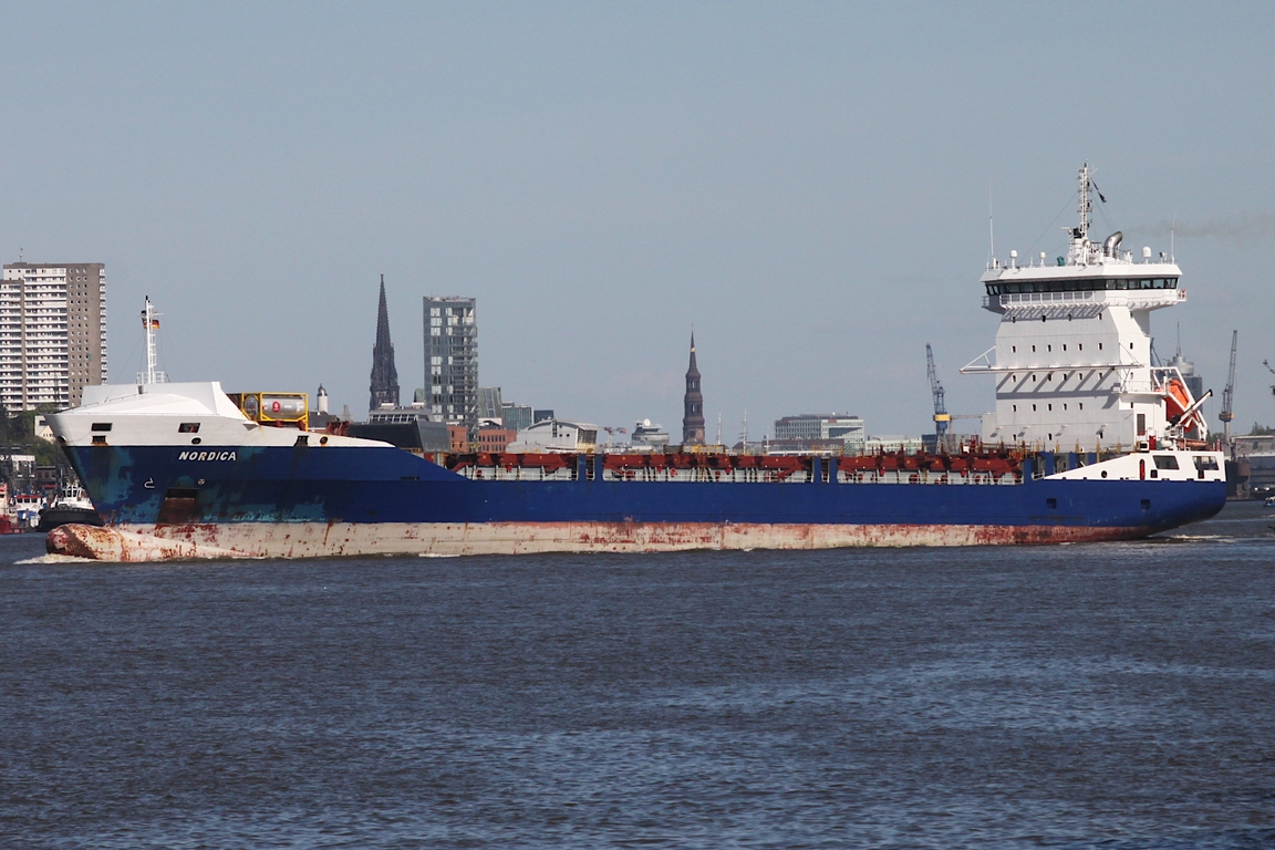 Containerfrachtschiff NORDICA (IMO 9483695); Datum: 29.04.2026; Aufnahmeort: Elbe/Hafen Hamburg, Deutschland.