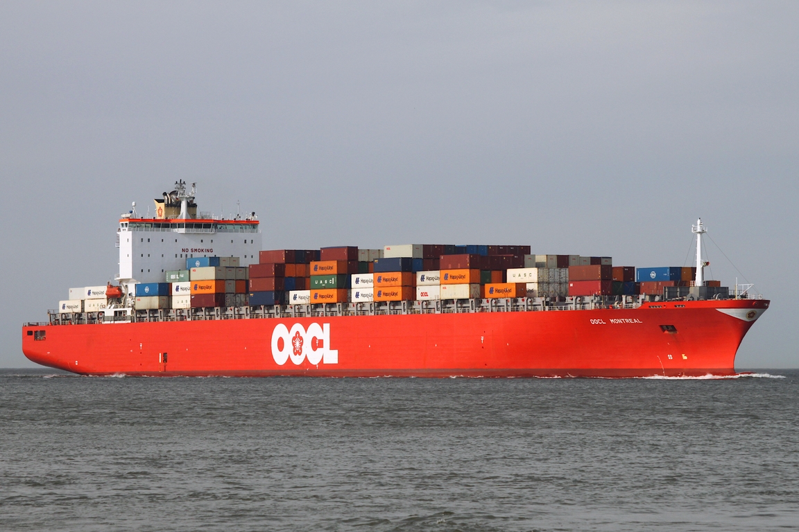Containerfrachtschiff OOCL MONTREAL (IMO 9253739); Datum: 15.09.2026; Aufnahmeort: Elbe/Cuxhaven, Deutschland.