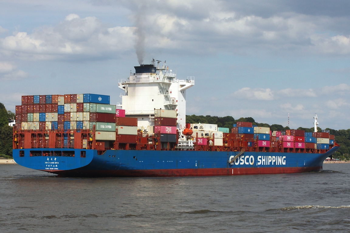 Containerfrachtschiff XIN CHANG SHA (IMO 9312559); Datum: 02.08.2026; Aufnahmeort: Elbe/Hafen Hamburg, Deutschland.