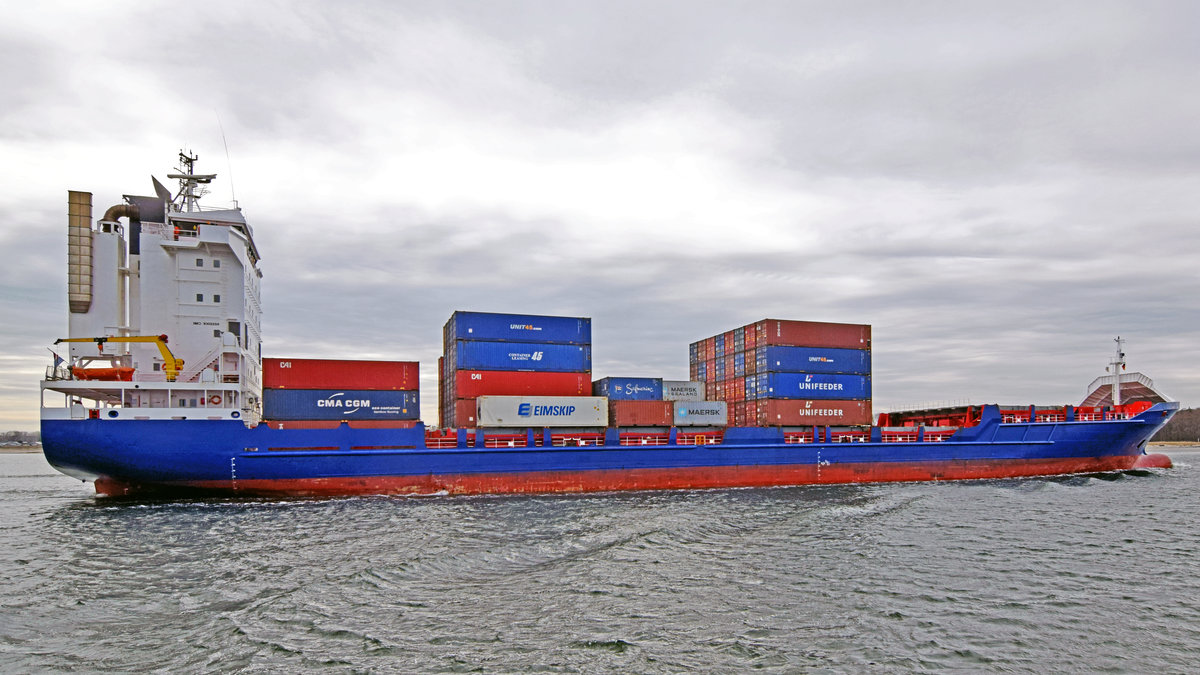 Containerschif SPIRIT  (IMO 9302255) am 20.03.2021 vor Lübeck-Travemünde.
Gesamtlänge x Grösste Breite: 141.65 x 21.02 m, Baujahr: 2005, Heimathafen: SNEEK