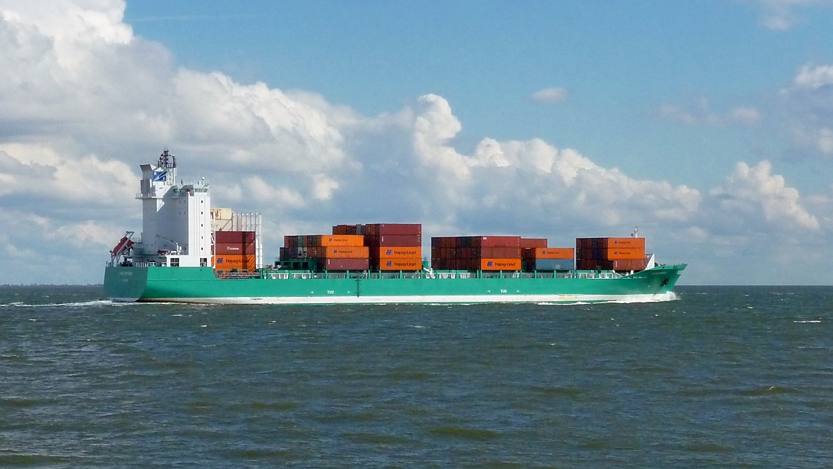 Containerschiff  Christopher  vor Cuxhaven, 10.9.2015